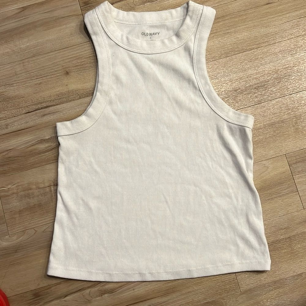 NWOT Old Navy Ribbed White Tank Top Women’s Medium